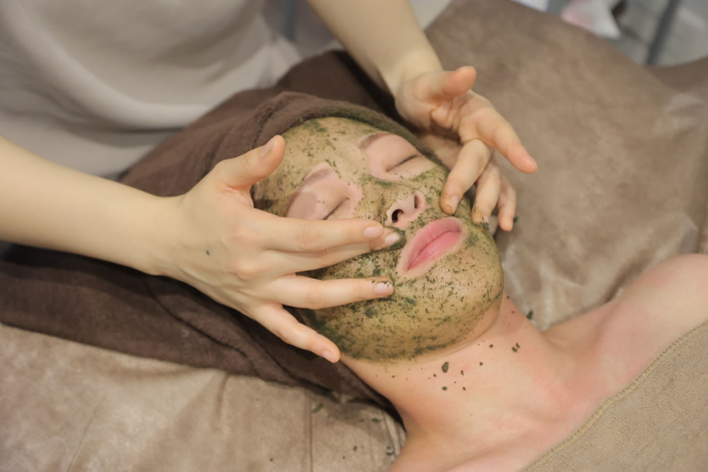 フェイシャルトリートメント